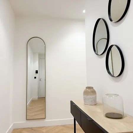 9a - Facing Port & Town Hall Apartment Cannes