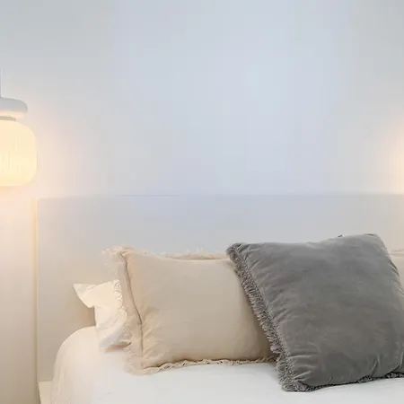 9a - Facing Port & Town Hall Apartment *