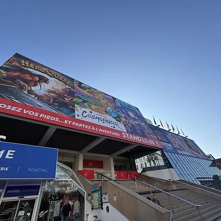 9a - Facing Port & Town Hall * Cannes