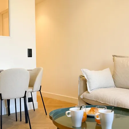 Apartament 9a - Facing Port & Town Hall Cannes