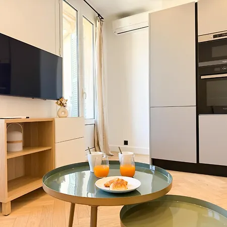Apartament 9a - Facing Port & Town Hall Cannes